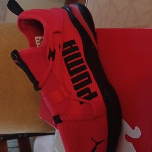 NIB Puma soft stride size 9